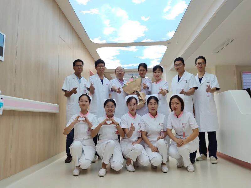 這個國慶，西安國際醫(yī)學(xué)中心人用守護(hù)向祖國深情表白