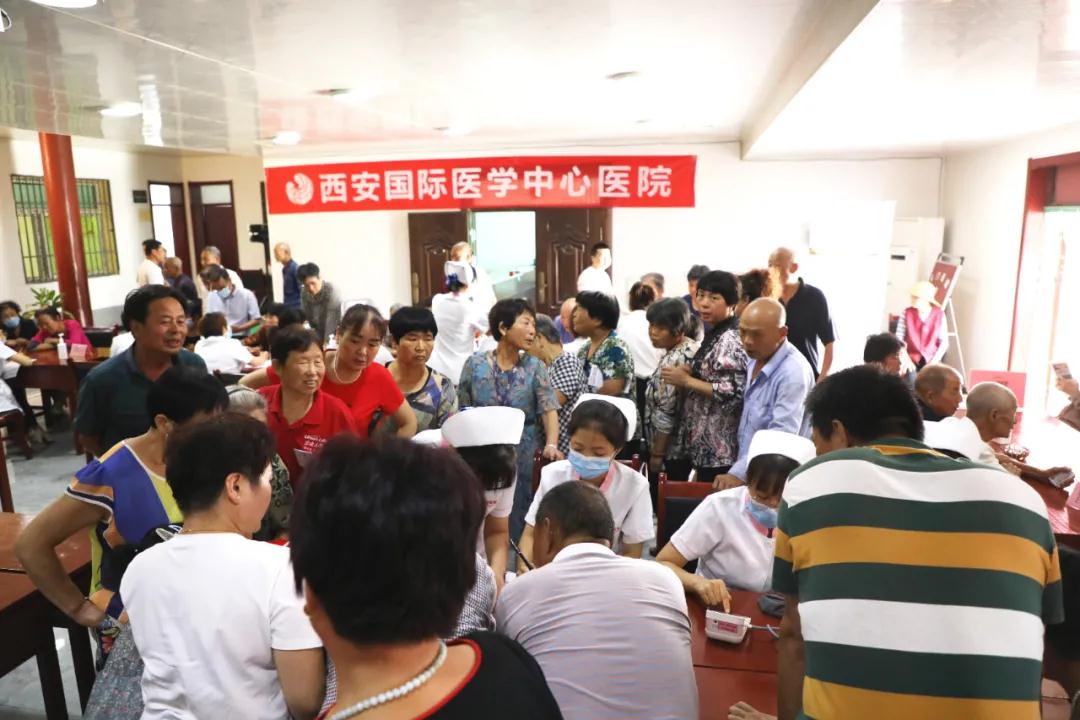 “施天使之愛，佑百姓健康”系列公益義診——走進綠地社區(qū)