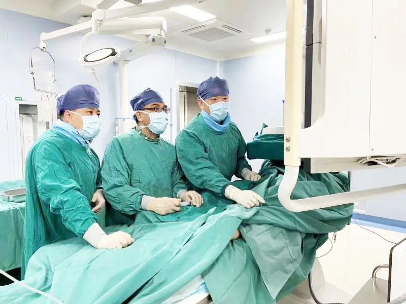 胸悶、腹脹、乏力……患者突發(fā)布加綜合征 介入治療把命救