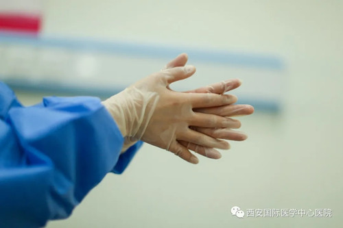 49秒！她的手，已接種了13230人