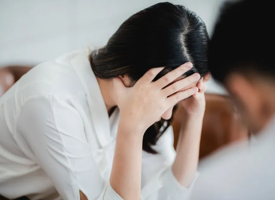 沒食欲、睡眠差、全身乏……這些“長新冠”癥狀有可能是心理疾病撥打96999-3可免費咨詢