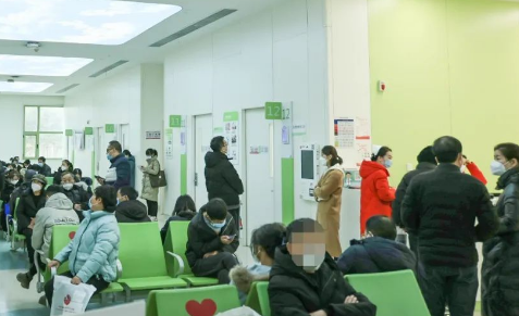 節(jié)后首個(gè)工作日|不停歇，他們?nèi)κ刈o(hù)患者健康！