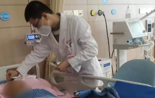 危急重癥、“大白肺” 90%以上恢復(fù)良好，他們?nèi)绾巫龅降模?>
				             </a>
                <div   id=