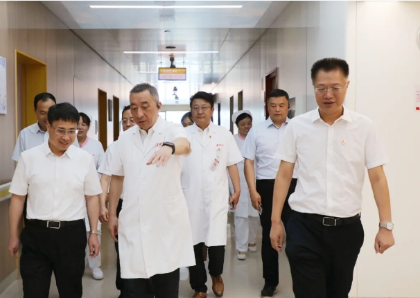 醫(yī)師節(jié)快樂！西北大學(xué)校長孫慶偉一行來院慰問